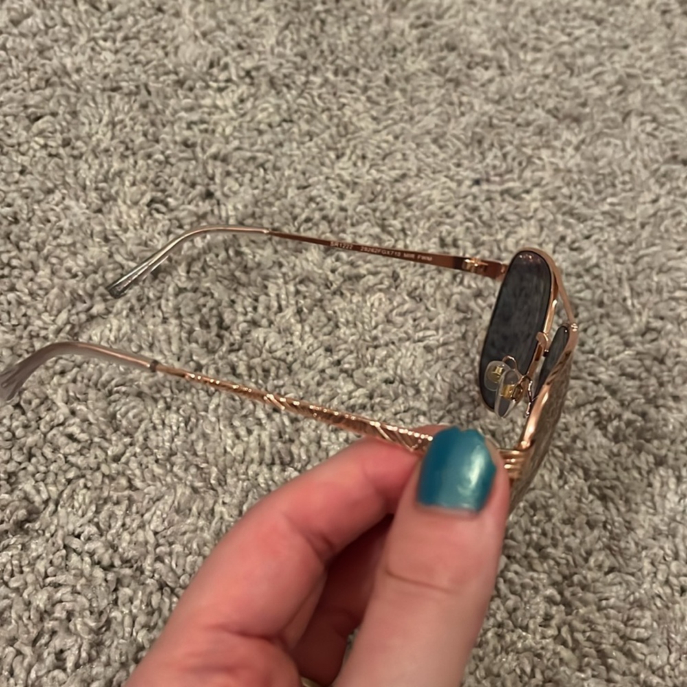 Sunglasses - Picture 4 of 7